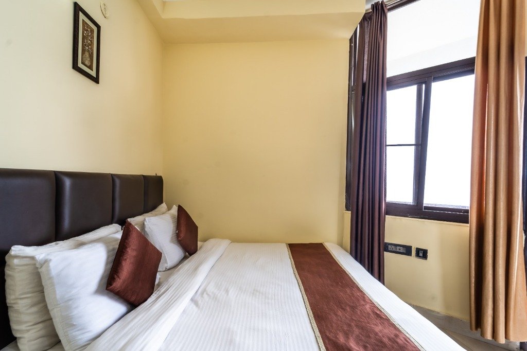Classic Room with Private Balcony - Photo 3