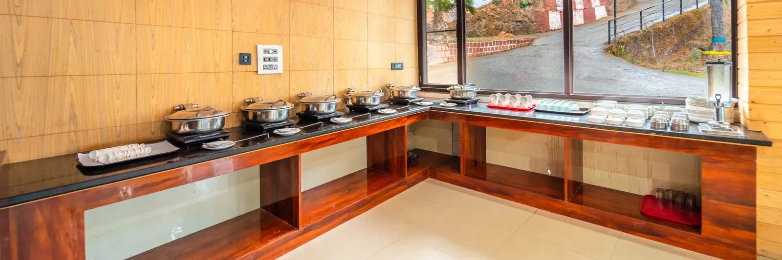 Lavish Buffet Spread & Station