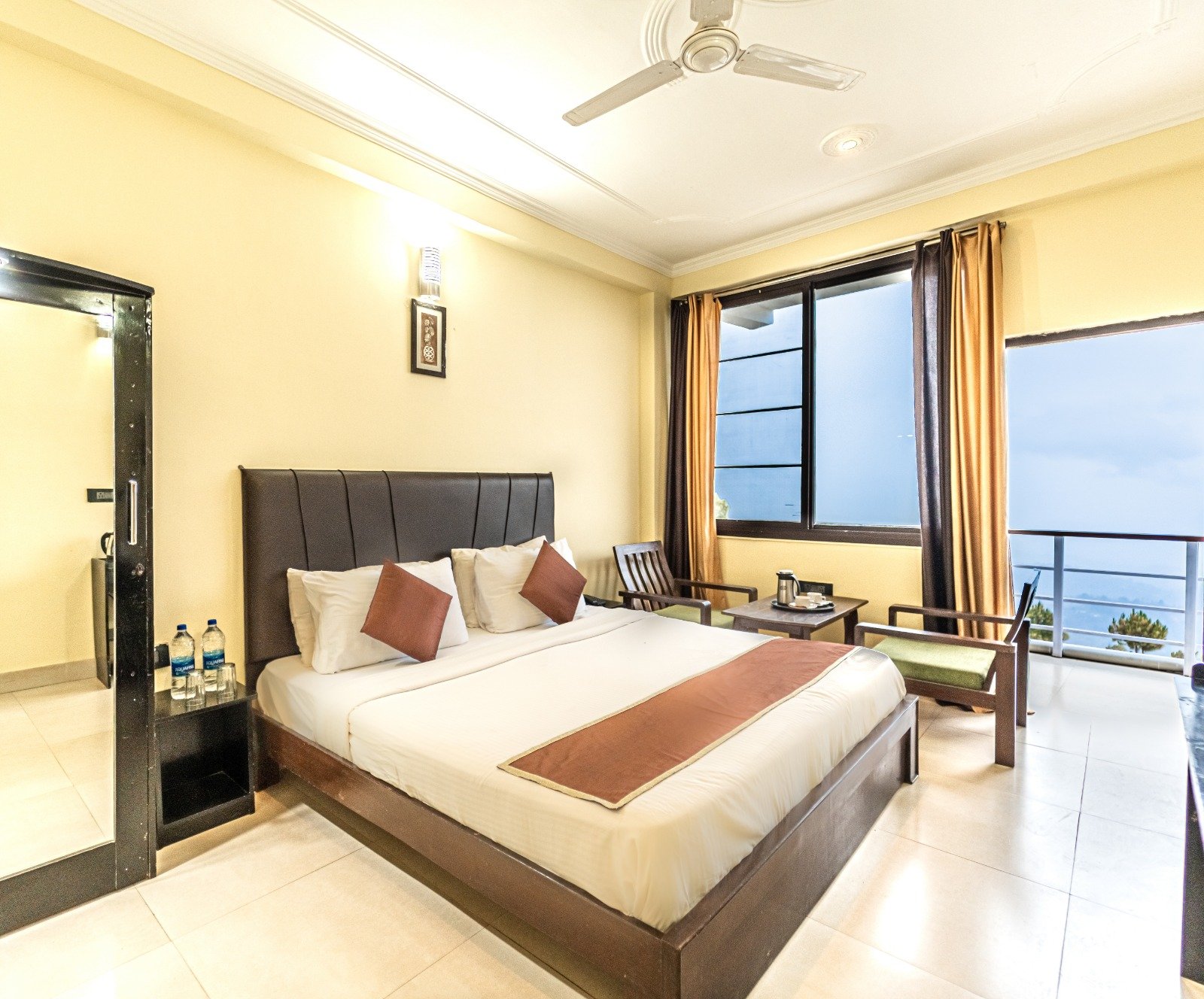Classic Room & Mountain Window View